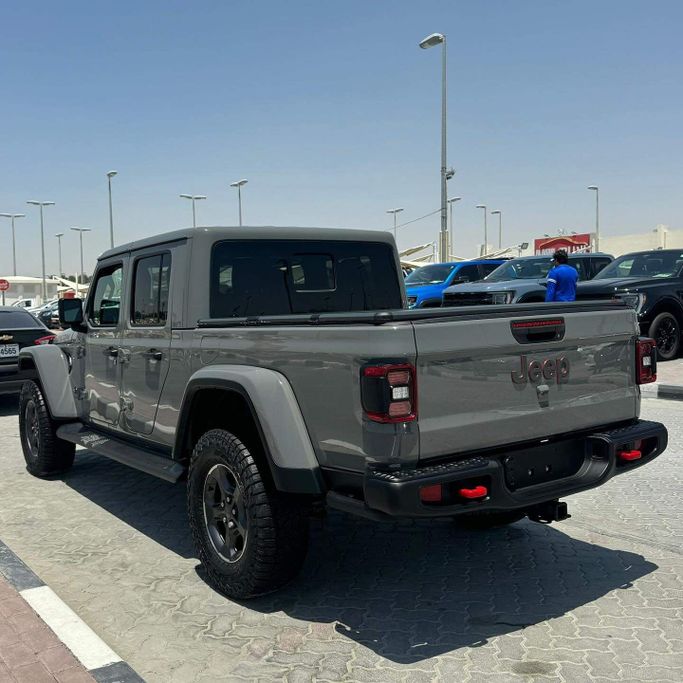 Подержанный Jeep Gladiator II (JT), 3.6 л, 2023 в Шардже от Alfaris Used Cars Серый цвет. Other | AUTO.AE