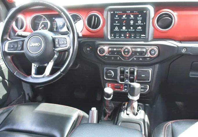 Подержанный Jeep Gladiator II (JT), 3.6 л, 2021 в Шардже от Alfaris Used Cars Серый цвет. Other | AUTO.AE