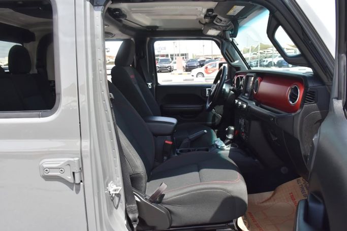 Подержанный Jeep Gladiator II (JT), 3.6 л, 2021 в Шардже от Alfaris Used Cars Серый цвет. Other | AUTO.AE