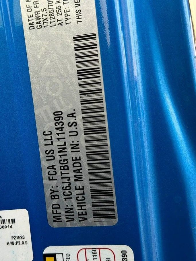 Подержанный Jeep Gladiator II (JT), 3.6 л, 2021 в Шардже от Al Fakhamah Used Cars Синий цвет. Американская | AUTO.AE