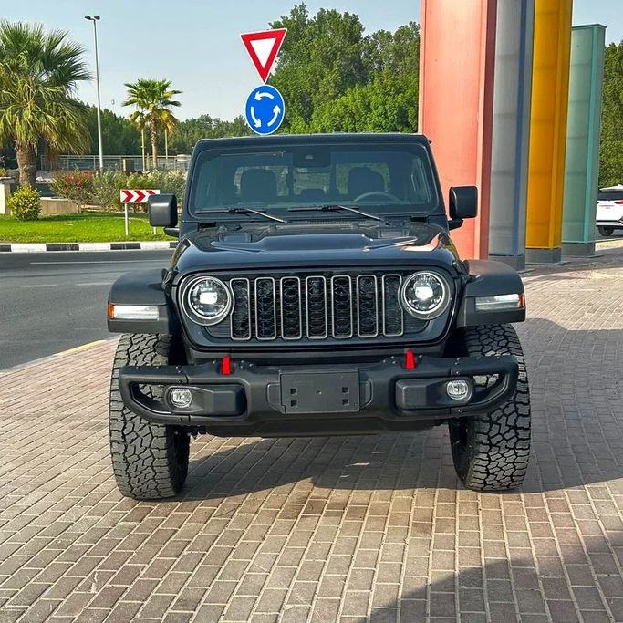 Used Jeep Gladiator II (JT) Facelift, 3.6 l, 2025 in Sharjah by Golden Desert Used Car, Black color. Other | AUTO.AE