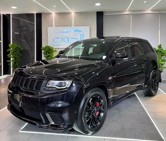 Used Jeep Grand Cherokee SRT IV (WK2) Facelift, 6.4 l, 2015 in Sharjah by Ayoon Alhoot Motors, Black color. GCC Specs | AUTO.AE