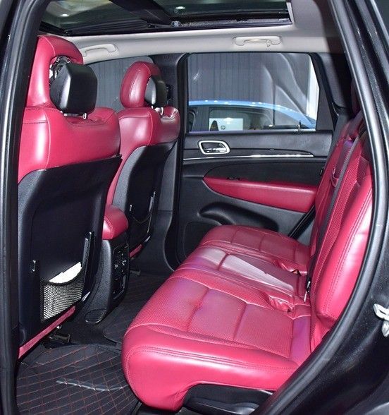 Used Jeep Grand Cherokee IV (WK2), 5.7 l, 2012 in Sharjah by Honey Gidosha Used Cars Tr., Black color.  | AUTO.AE