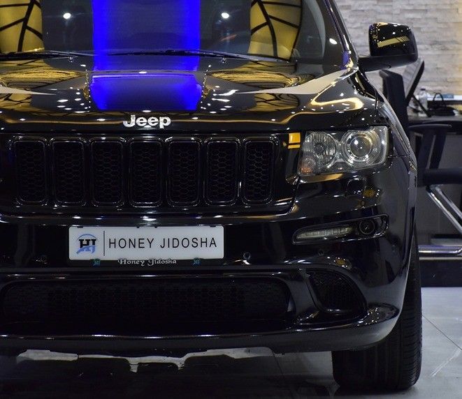 Used Jeep Grand Cherokee IV (WK2), 5.7 l, 2012 in Sharjah by Honey Gidosha Used Cars Tr., Black color.  | AUTO.AE