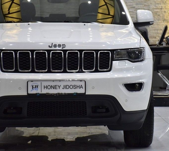 Used Jeep Grand Cherokee IV (WK2) Facelift, 3.6 l, 2020 in Sharjah by Honey Gidosha Used Cars Tr., White color.  | AUTO.AE