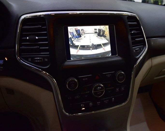 Подержанный Jeep Grand Cherokee IV (WK2) Рестайлинг, 3.6 л, 2018 в Шардже от Honey Gidosha Used Cars Tr. Черный цвет.  | AUTO.AE