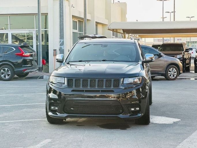 Used Jeep Grand Cherokee IV (WK2) Facelift, 5.7 l, 2017 in Sharjah by Nour Alnukhba Motors, Black color. American Specs | AUTO.AE