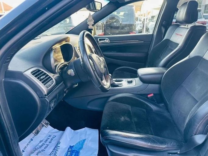 Used Jeep Grand Cherokee IV (WK2) Facelift, 5.7 l, 2017 in Sharjah by Nour Alnukhba Motors, Black color. American Specs | AUTO.AE