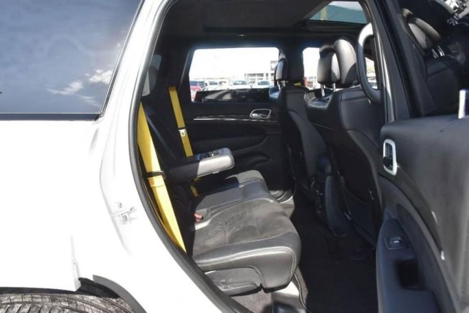 Used Jeep Grand Cherokee Trackhawk IV (WK2) Facelift, 6.2 l, 2018 in Sharjah by Alfaris Used Cars, White color. Other | AUTO.AE