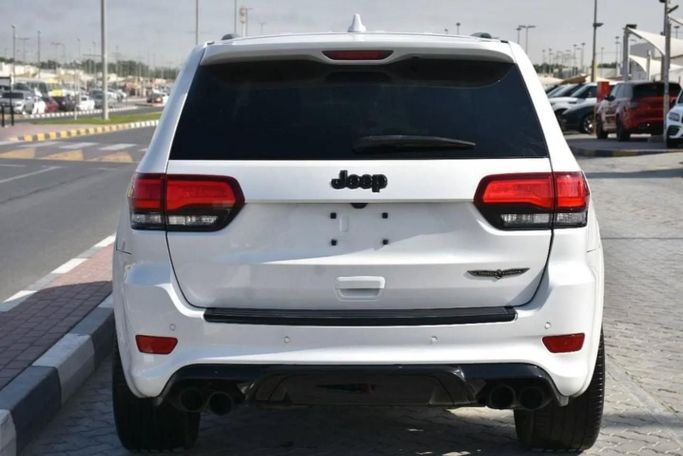 Used Jeep Grand Cherokee Trackhawk IV (WK2) Facelift, 6.2 l, 2018 in Sharjah by Alfaris Used Cars, White color. Other | AUTO.AE