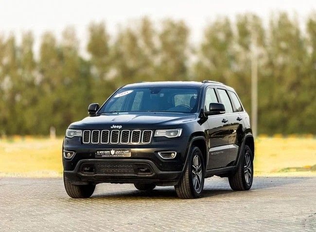 Подержанный Jeep Grand Cherokee IV (WK2) Рестайлинг, 3.6 л, 2021 в Шардже от Al Sayed Khamis Used Auto Trading Черный цвет. GCC | AUTO.AE