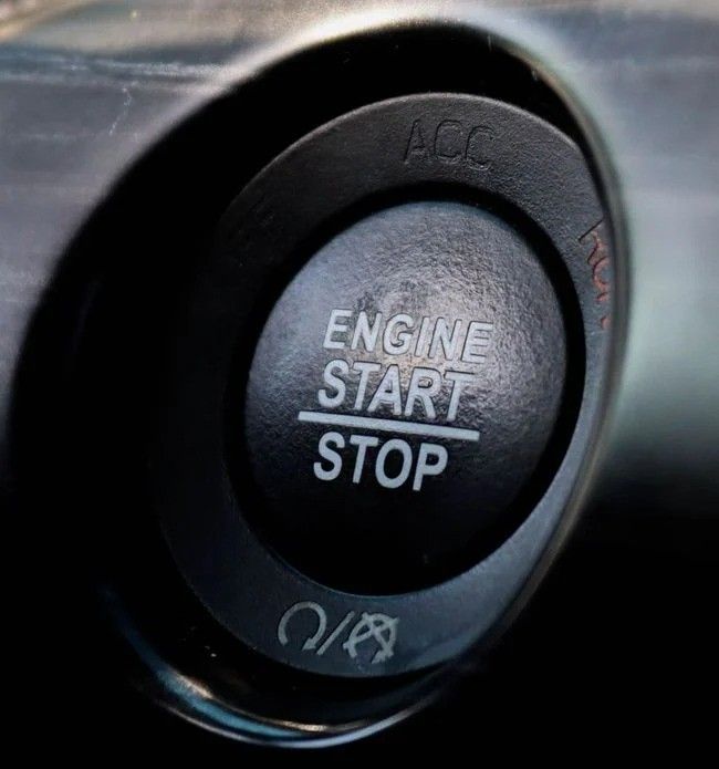 Подержанный Jeep Grand Cherokee IV (WK2) Рестайлинг, 3.6 л, 2021 в Шардже от Al Sayed Khamis Used Auto Trading Черный цвет. GCC | AUTO.AE