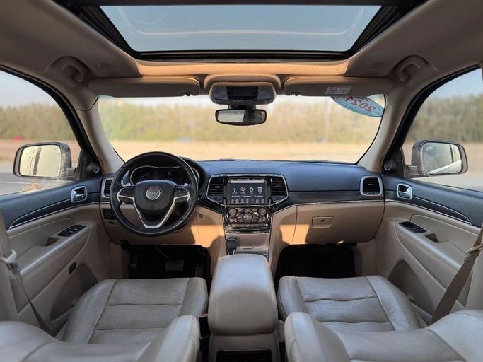 Подержанный Jeep Grand Cherokee IV (WK2) Рестайлинг, 3.6 л, 2021 в Шардже от Al Sayed Khamis Used Auto Trading Серый цвет. GCC | AUTO.AE