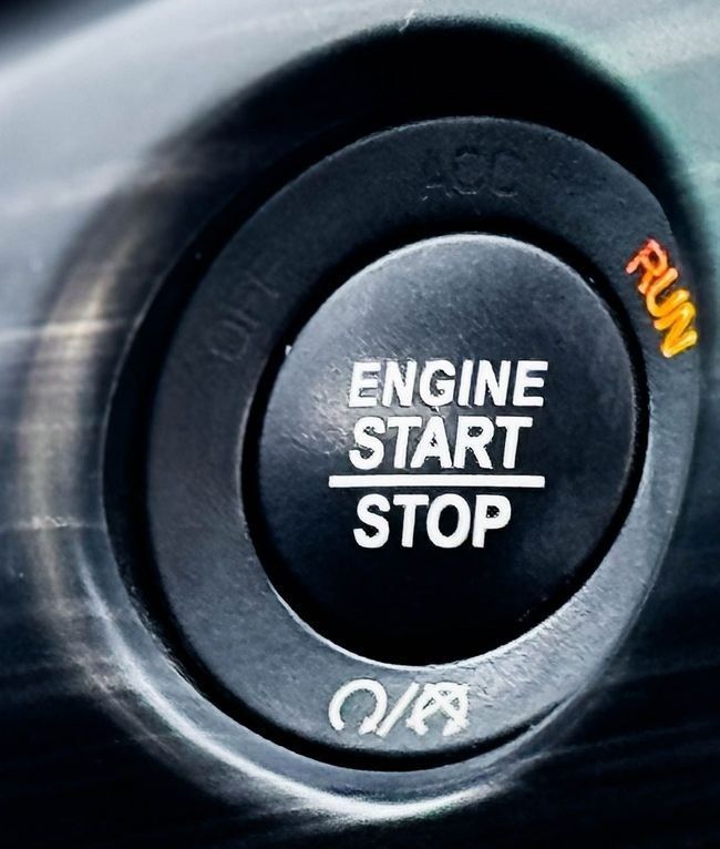 Подержанный Jeep Grand Cherokee IV (WK2) Рестайлинг, 3.6 л, 2021 в Шардже от Al Sayed Khamis Used Auto Trading Серый цвет. GCC | AUTO.AE