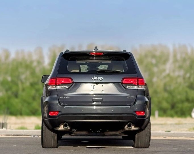 Подержанный Jeep Grand Cherokee IV (WK2) Рестайлинг, 3.6 л, 2021 в Шардже от Al Sayed Khamis Used Auto Trading Серый цвет. GCC | AUTO.AE
