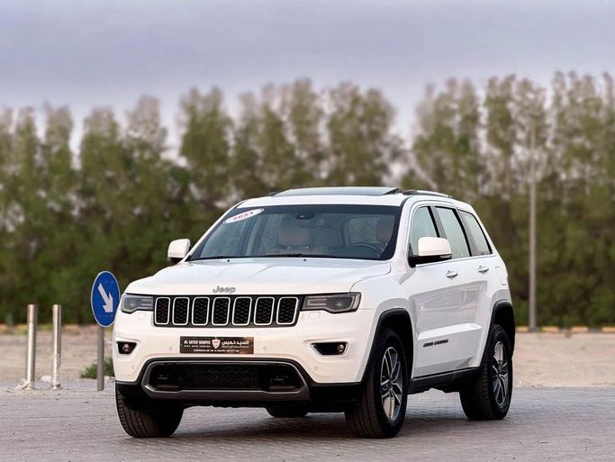 Подержанный Jeep Grand Cherokee IV (WK2) Рестайлинг, 3.6 л, 2021 в Шардже от Al Sayed Khamis Used Auto Trading Белый цвет. GCC | AUTO.AE