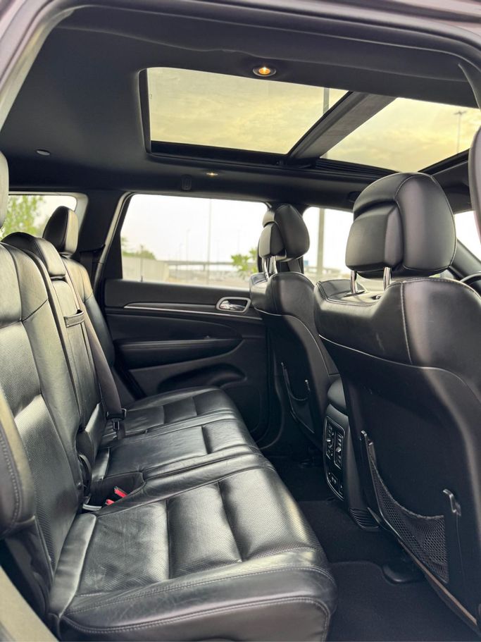 Used Jeep Grand Cherokee IV (WK2) Facelift, 3.6 l, 2020 in Sharjah, Grey color. GCC Specs | AUTO.AE