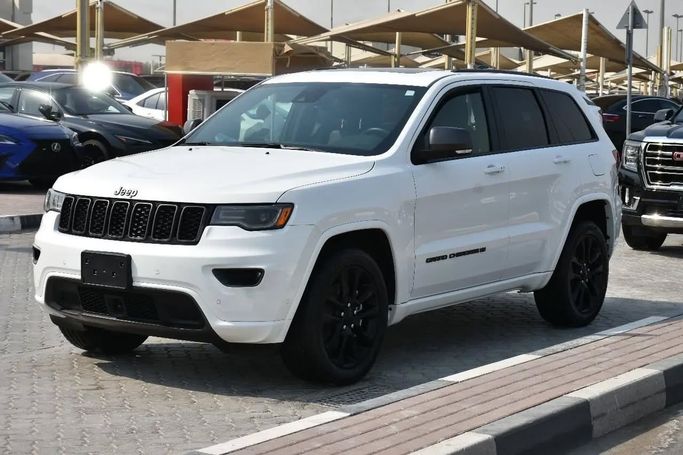 Used Jeep Grand Cherokee IV (WK2) Facelift, 3.6 l, 2021 in Sharjah by Alfaris Used Cars, White color. Other | AUTO.AE