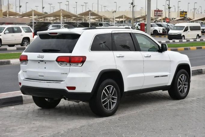 Used Jeep Grand Cherokee V (WL), 3.6 l, 2021 in Sharjah by Alfaris Used Cars, White color. Other | AUTO.AE