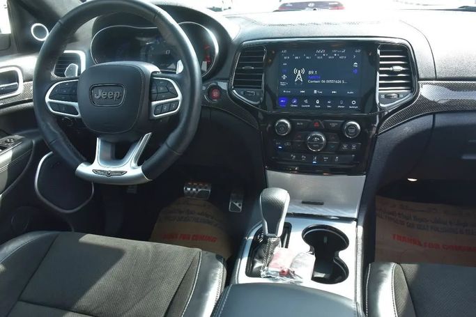 Used Jeep Grand Cherokee IV (WK2) Facelift, 5.7 l, 2021 in Sharjah by Alfaris Used Cars, White color. Other | AUTO.AE