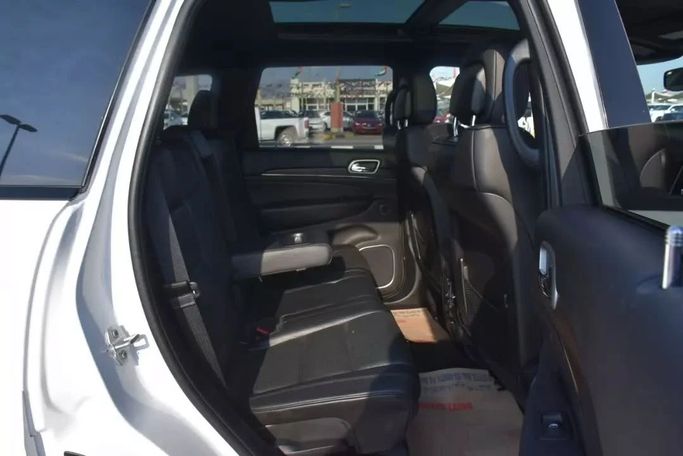 Used Jeep Grand Cherokee IV (WK2) Facelift, 3.6 l, 2018 in Sharjah by Alfaris Used Cars, White color. Other | AUTO.AE
