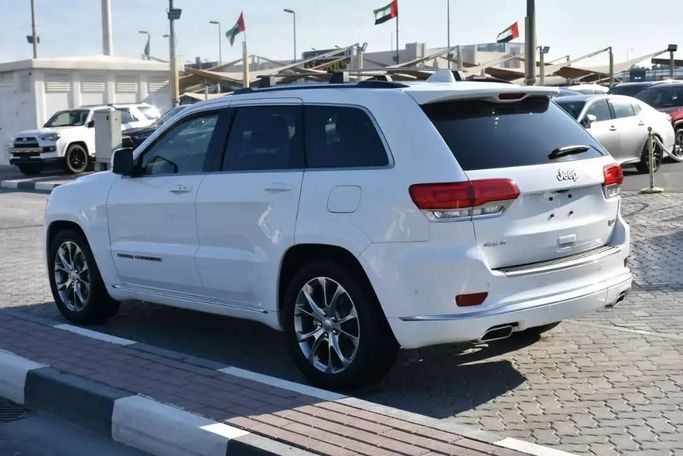 Used Jeep Grand Cherokee IV (WK2) Facelift, 3.6 l, 2021 in Sharjah by Alfaris Used Cars, White color. Other | AUTO.AE
