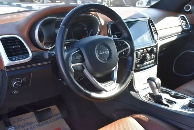 Used Jeep Grand Cherokee IV (WK2) Facelift, 3.6 l, 2021 in Sharjah by Alfaris Used Cars, White color. Other | AUTO.AE