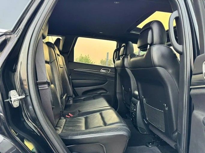 Подержанный Jeep Grand Cherokee IV (WK2) Рестайлинг, 3.6 л, 2020 в Шардже от Wael Al Azzazi Used Cars Черный цвет. Американская | AUTO.AE