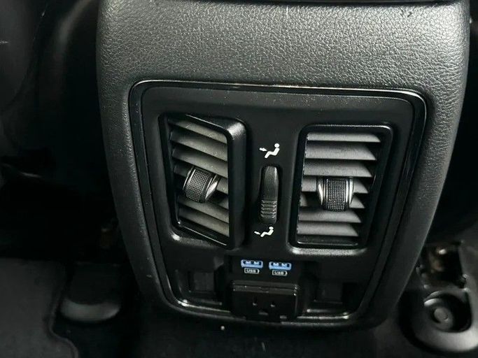 Подержанный Jeep Grand Cherokee IV (WK2) Рестайлинг, 3.6 л, 2020 в Шардже от Wael Al Azzazi Used Cars Черный цвет. Американская | AUTO.AE