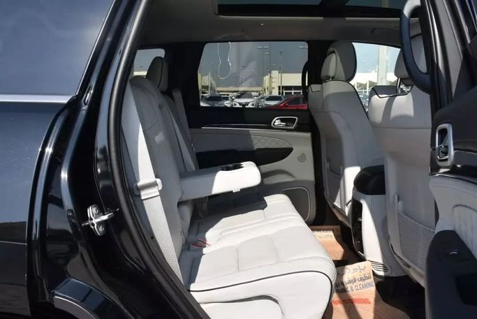 Used Jeep Grand Cherokee IV (WK2) Facelift, 5.7 l, 2020 in Sharjah by Alfaris Used Cars, Black color. Other | AUTO.AE