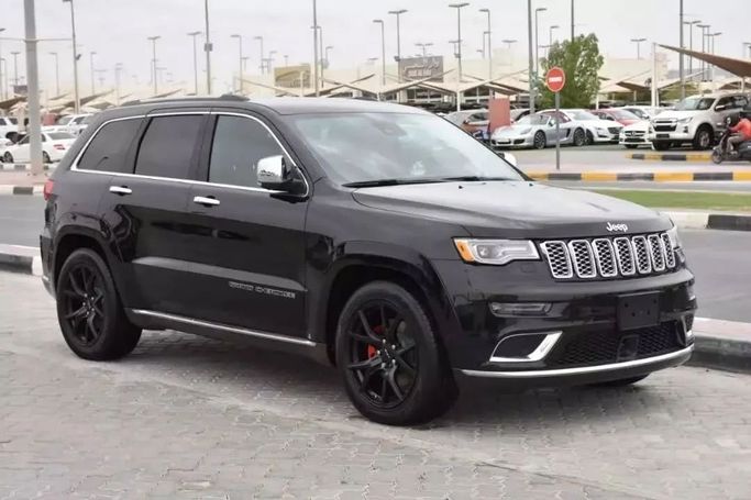 Подержанный Jeep Grand Cherokee IV (WK2) Рестайлинг, 5.7 л, 2020 в Шардже от Alfaris Used Cars Черный цвет. Other | AUTO.AE
