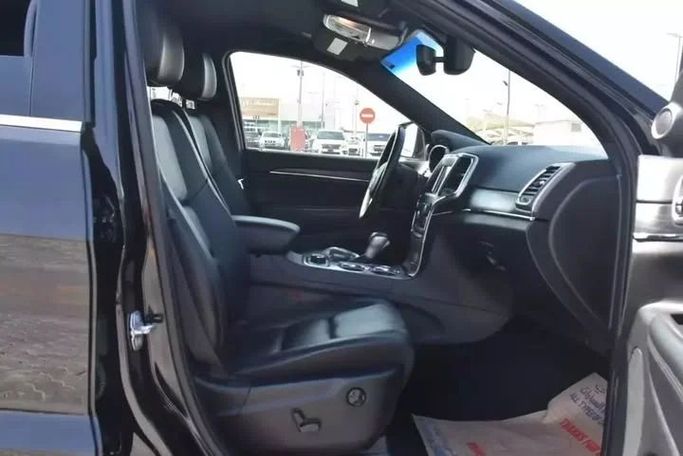 Used Jeep Grand Cherokee IV (WK2) Facelift, 3.6 l, 2019 in Sharjah by Alfaris Used Cars, Black color. Other | AUTO.AE