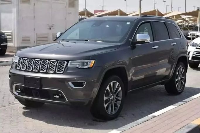 Used Jeep Grand Cherokee IV (WK2) Facelift, 3.6 l, 2018 in Sharjah by Alfaris Used Cars, Grey color. Other | AUTO.AE