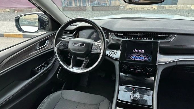 Used Jeep Grand Cherokee L V (WL), 3.6 l, 2021 in Sharjah by Halla Cars, White color.  | AUTO.AE