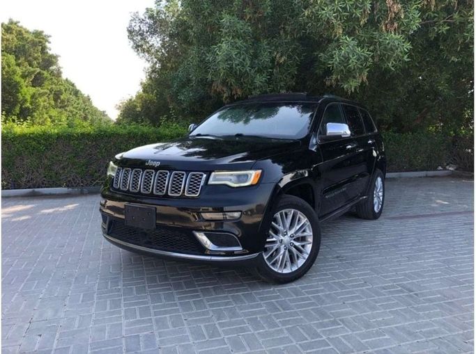 Подержанный Jeep Grand Cherokee IV (WK2) Рестайлинг, 5.7 л, 2019 в Шардже от Halla Cars Черный цвет. Американская | AUTO.AE