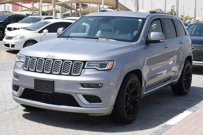 Used Jeep Grand Cherokee IV (WK2) Facelift, 5.7 l, 2021 in Sharjah by Alfaris Used Cars, Silver color. Other | AUTO.AE
