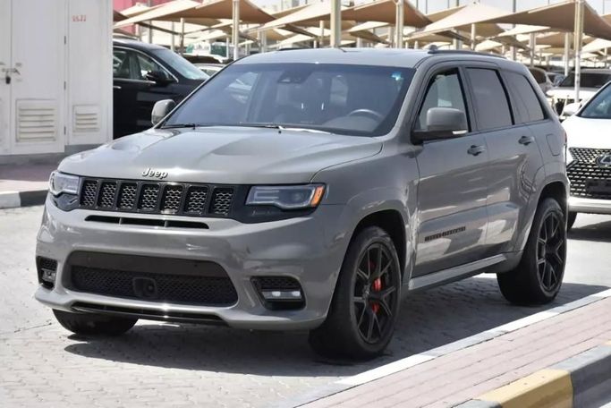 Used Jeep Grand Cherokee SRT IV (WK2) Facelift, 6.4 l, 2020 in Sharjah by Alfaris Used Cars, Grey color. Other | AUTO.AE