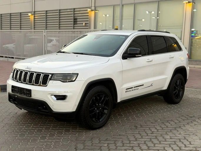 Подержанный Jeep Grand Cherokee IV (WK2) Рестайлинг, 3.6 л, 2017 в Шардже от Bashar Karoomi Kunani Белый цвет. GCC | AUTO.AE