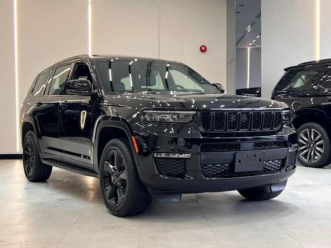 مستعملة ⁦Jeep Grand Cherokee L V (WL)، 3.6 l، 2024⁩ في في الإمارات, الشارقة من First Choice Cars، اللون أسود. مواصفات الخليج | AUTO.AE | إعلان #284886