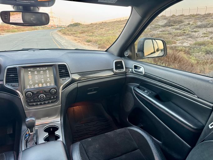 مستعملة Jeep Grand Cherokee عملية فيس ليفت IV (WK2)، 3.6 لتر، 2017 في الإمارات، الشارقة من Hatta Used Cars، اللون أبيض. مواصفات الخليج | AUTO.AE | إعلان #296169 — صورة 23 من 23
