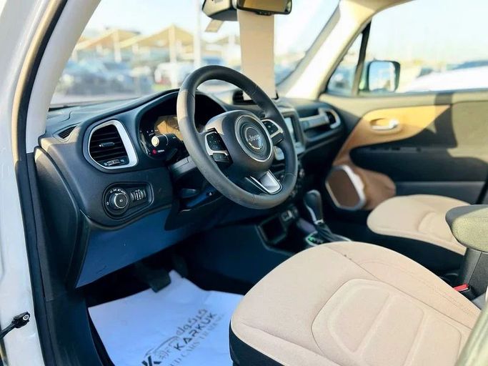 Подержанный Jeep Renegade I Рестайлинг, 2.4 л, 2020 в Шардже от Karkuk Used Cars Белый цвет. Американская | AUTO.AE