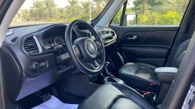 Used Jeep Renegade I Facelift, 1.3 l, 2020 in Sharjah by Halla Cars, Grey color.  | AUTO.AE