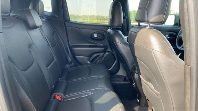 Used Jeep Renegade I Facelift, 1.3 l, 2020 in Sharjah by Halla Cars, Grey color.  | AUTO.AE