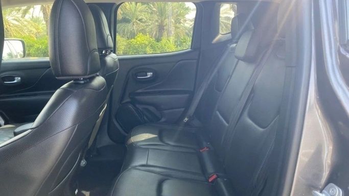 Used Jeep Renegade I Facelift, 1.3 l, 2020 in Sharjah by Halla Cars, Grey color.  | AUTO.AE