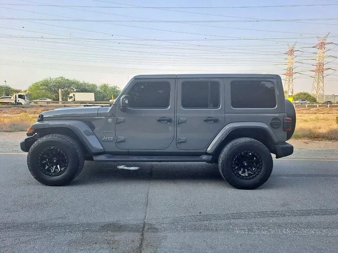 Новый Jeep Wrangler IV (JL) Рестайлинг, 3.6 л, 2023 в Шардже от Imad Younis Almani used Cars Серый цвет. GCC | AUTO.AE