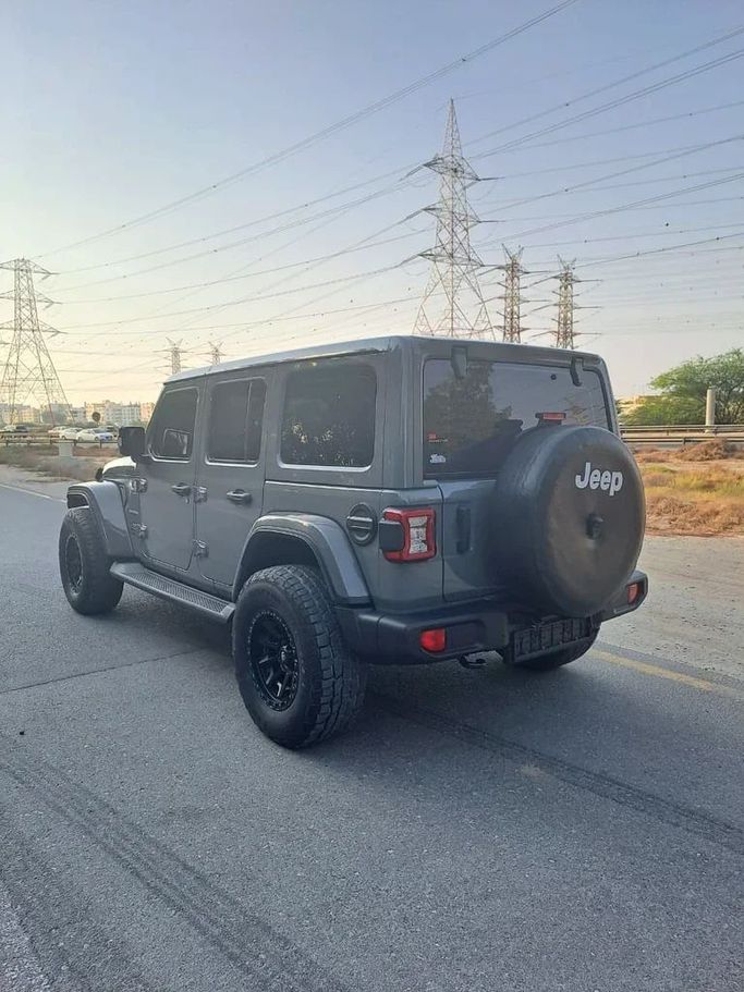 Новый Jeep Wrangler IV (JL) Рестайлинг, 3.6 л, 2023 в Шардже от Imad Younis Almani used Cars Серый цвет. GCC | AUTO.AE