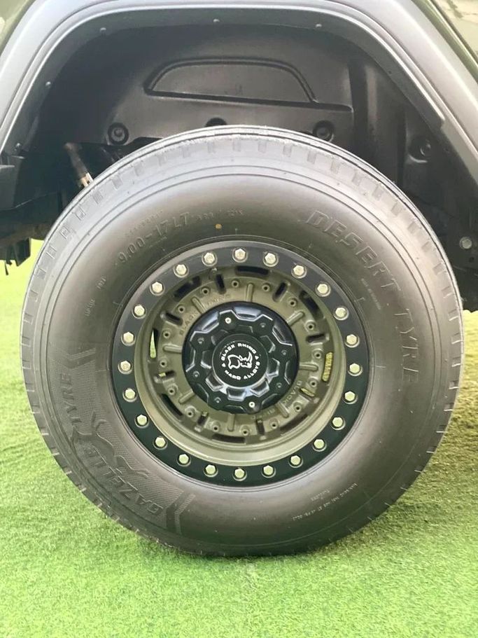 Подержанный Jeep Wrangler IV (JL), 2.0 л, 2021 в Шардже от Ahmad alkhodari Motors Зеленый цвет. GCC | AUTO.AE