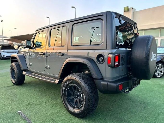 Used Jeep Wrangler IV (JL), 2.0 l, 2019 in Sharjah by Ahmad alkhodari Motors, Grey color. GCC Specs | AUTO.AE