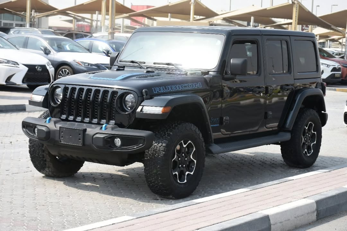 Подержанный Jeep Wrangler IV (JL), 2.0 л, 2023 в Шардже от Alfaris Used Cars Черный цвет. Other | AUTO.AE