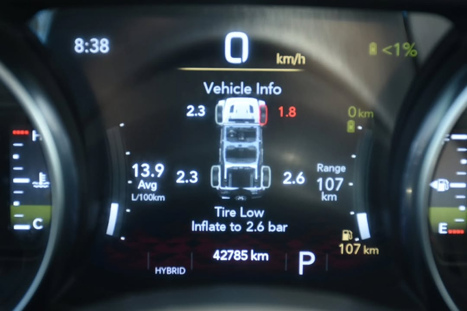 Подержанный Jeep Wrangler IV (JL), 2.0 л, 2023 в Шардже от Alfaris Used Cars Черный цвет. Other | AUTO.AE